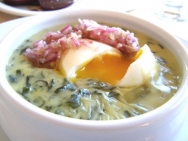 Acelgas a la crema con huevos