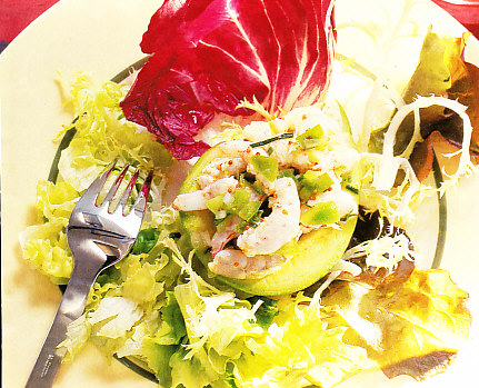 Aguacates con cebiche de mariscos