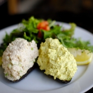 Aguacates rellenos con huevo