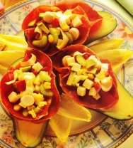 Aguacates rellenos de ensalada