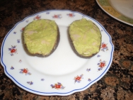 Aguacates rellenos de queso de Idiazabal