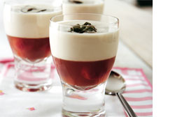 Ajoblanco con gelatina de uva Crimson y espagueti de mar