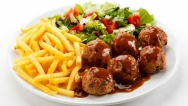 Albóndigas con patatas fritas