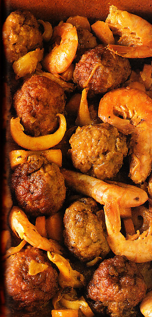 Albóndigas con sepia y gambas