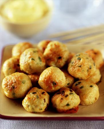 Albóndigas de bacalao con salsa tártara