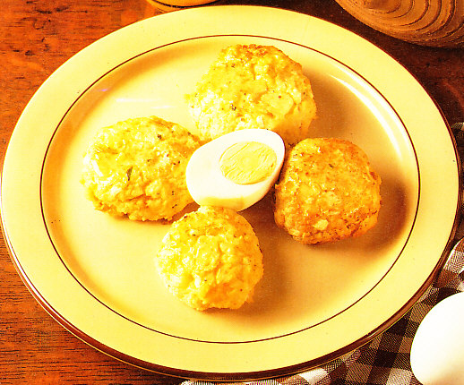 Albóndigas de huevo y patatas