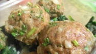 Albondigas de merluza con salsa de berberechos