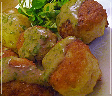 Albóndigas de pescado con salsa de queso