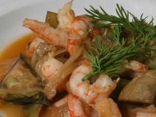 Alcachofas con gambas