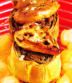 Alcachofas rellenas de setas de calabaza con hígado de pato