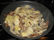 Alcachofas y setas con jamón