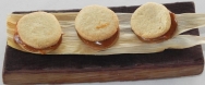 Alfajores rellenos de miel