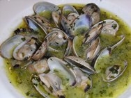 Almejas en salsa verde de perejil