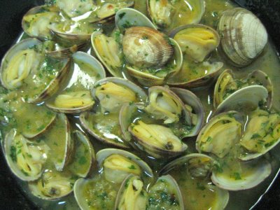 Almejas en salsa verde