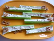 Apio con queso fresco
