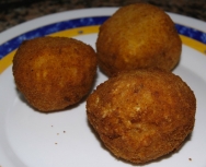 Arancini de queso y nueces