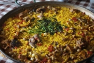 Arroz con conejo y serranas