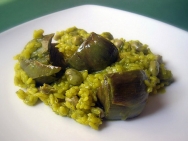 Arroz con habas y alcachofas
