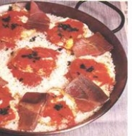 Arroz con huevos fritos y jamón