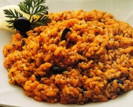 Arroz con pescado y aceitunas