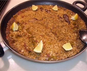Arroz de payés con calamares en conserva