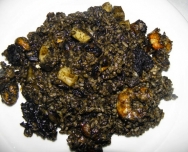 Arroz negro con sepia y langostinos