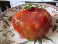 Aspic de sandía y frutas frescas