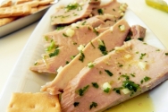 Atún al ajillo