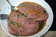 Atún marinado
