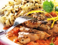 Atún marinado con salsa