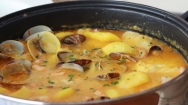 Bacalao con patatas y almejas