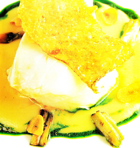 Bacalao confitado con crema de ajos tiernos