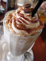 Batido de café, nata y helado