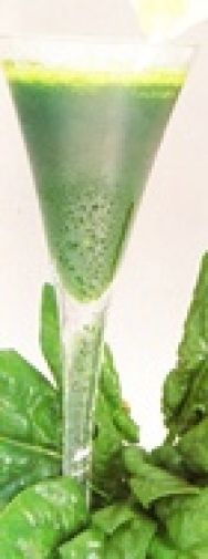 Batido de espinacas, limón y berros