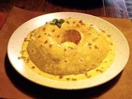 Bavarois de almendras con salsa de melocotón