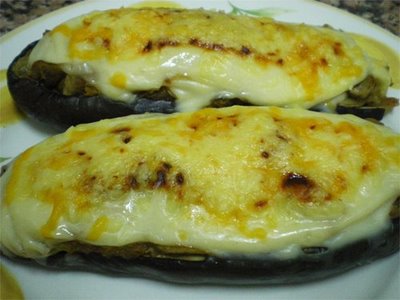 Berenjenas rellenas de huevo y champiñones