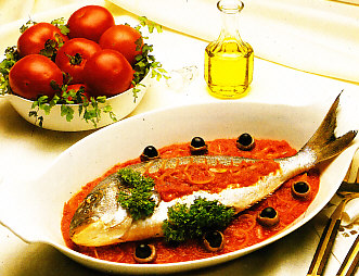 Besugo encebollado