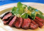 Bife de avestruz con verduras