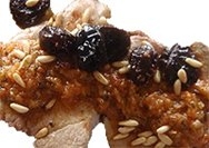 Bistec de avestruz en salsa de pasas