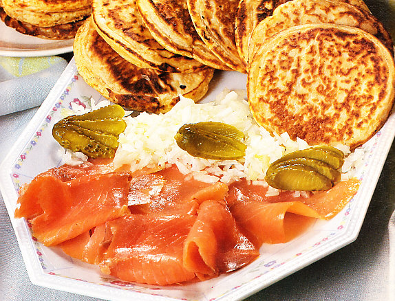 Blinis con salmón ahumado