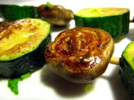 Brochetas de calabacín y champiñones