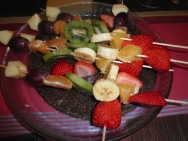 Brochetas de frutas frescas