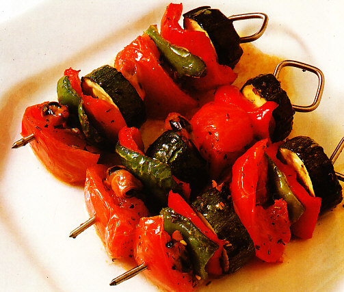 Brochetas de hortalizas marinadas