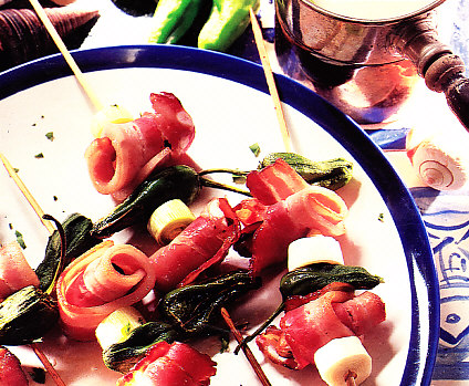 Brochetas de mejillones y bacon