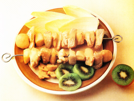 Brochetas de pavo con guarnición