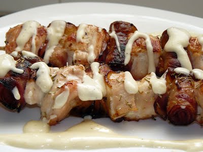 Brochetas de pechuga de pollo