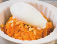 Cabello de ángel con piñones y helado de vainilla