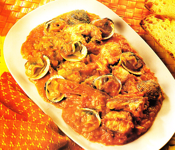 Cabracho al tomate con trufas de mar