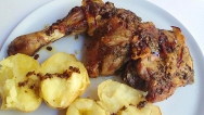 Cabrito al horno con picadillo de frutos secos