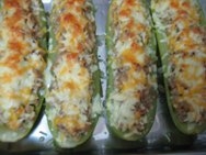 Calabacines rellenos de pollo